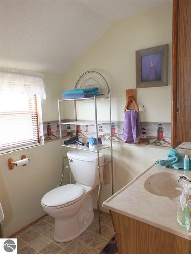16086 Us Hwy 2, Cooks, MI 49817